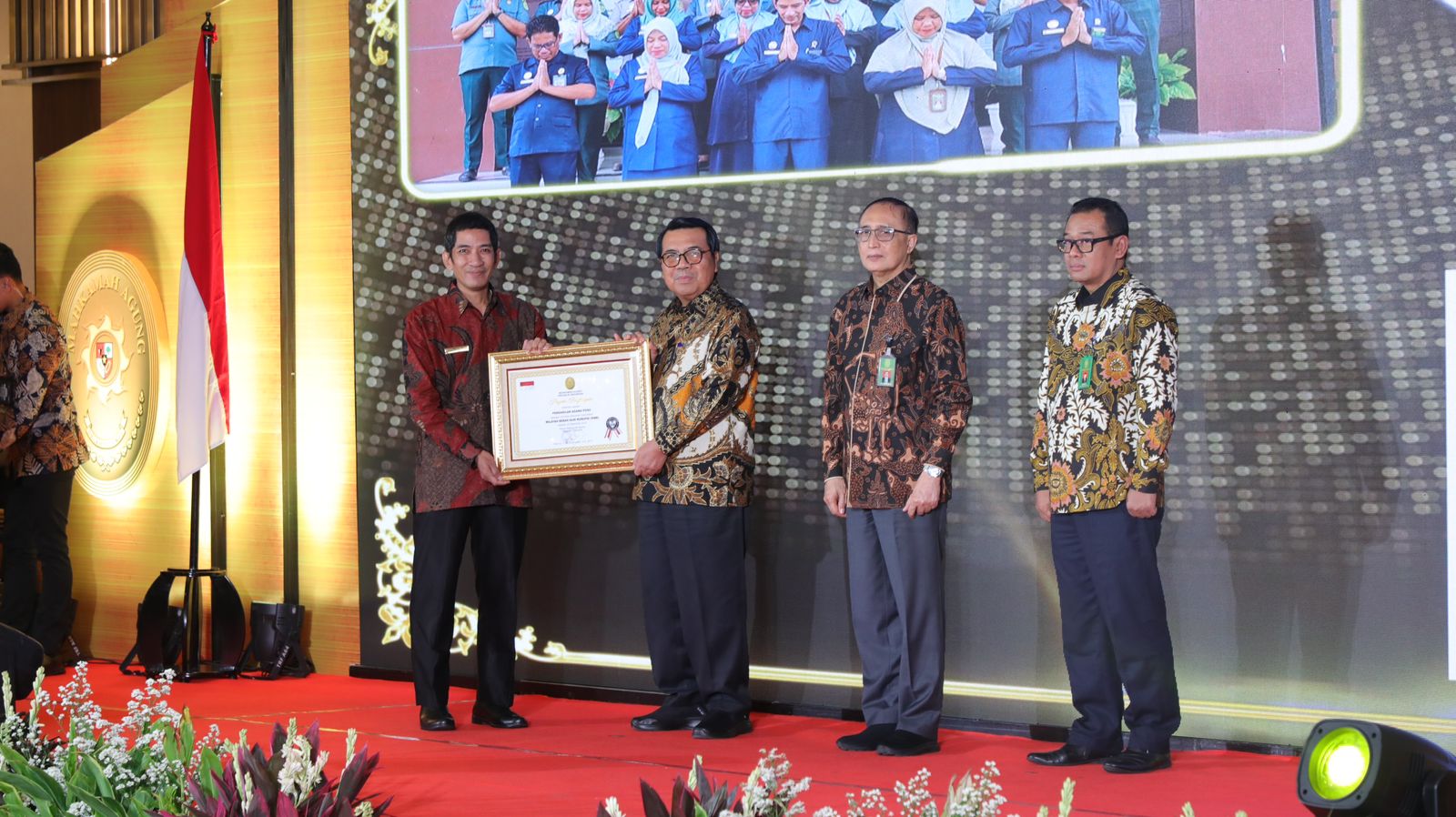 Penyerahan dan Penganugerahan Piagam Wilayah Bebas dari Korupsi (WBK) bagi PA Poso
