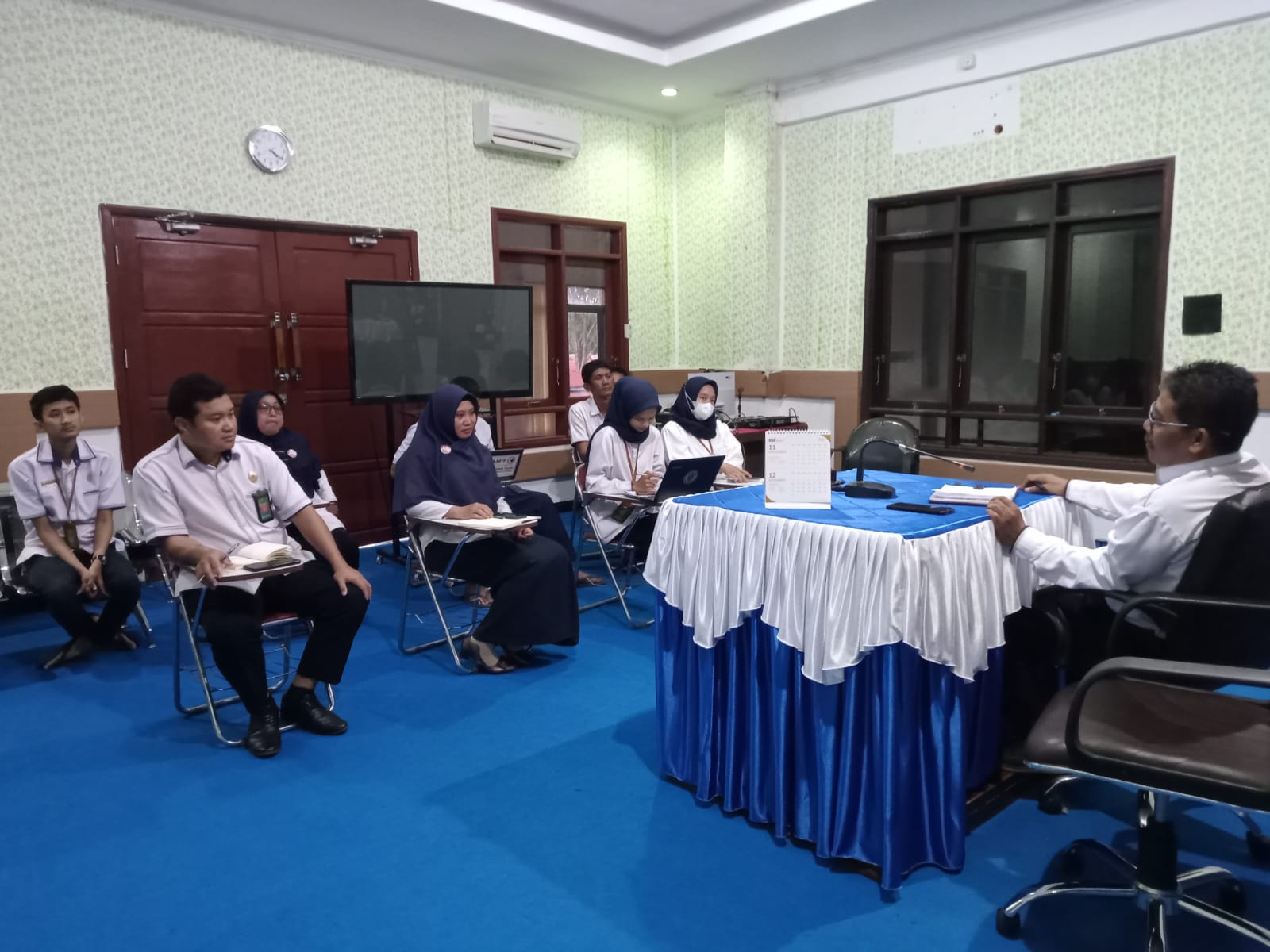 rapat kesekretariatan