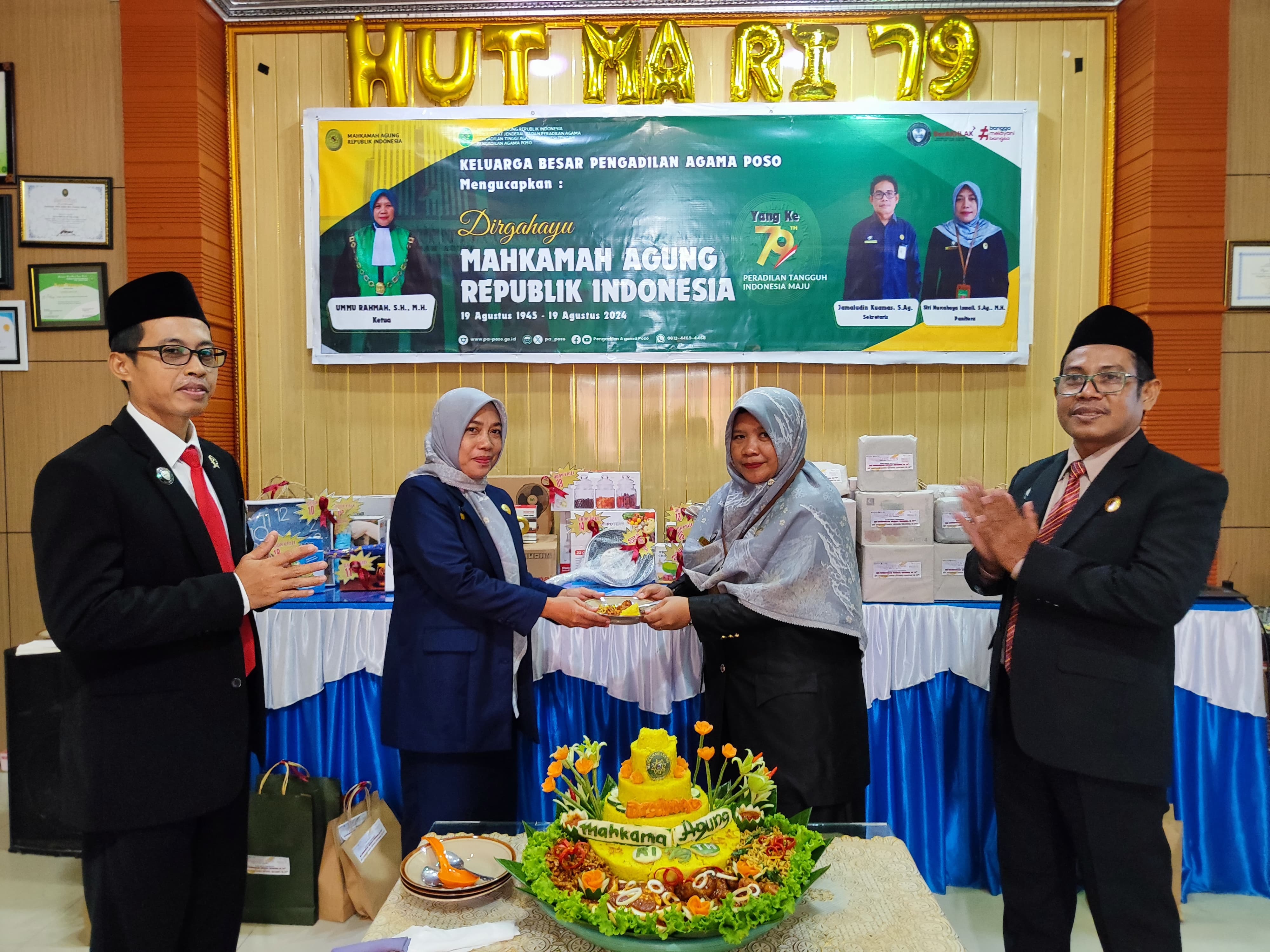 HUT MARI 8