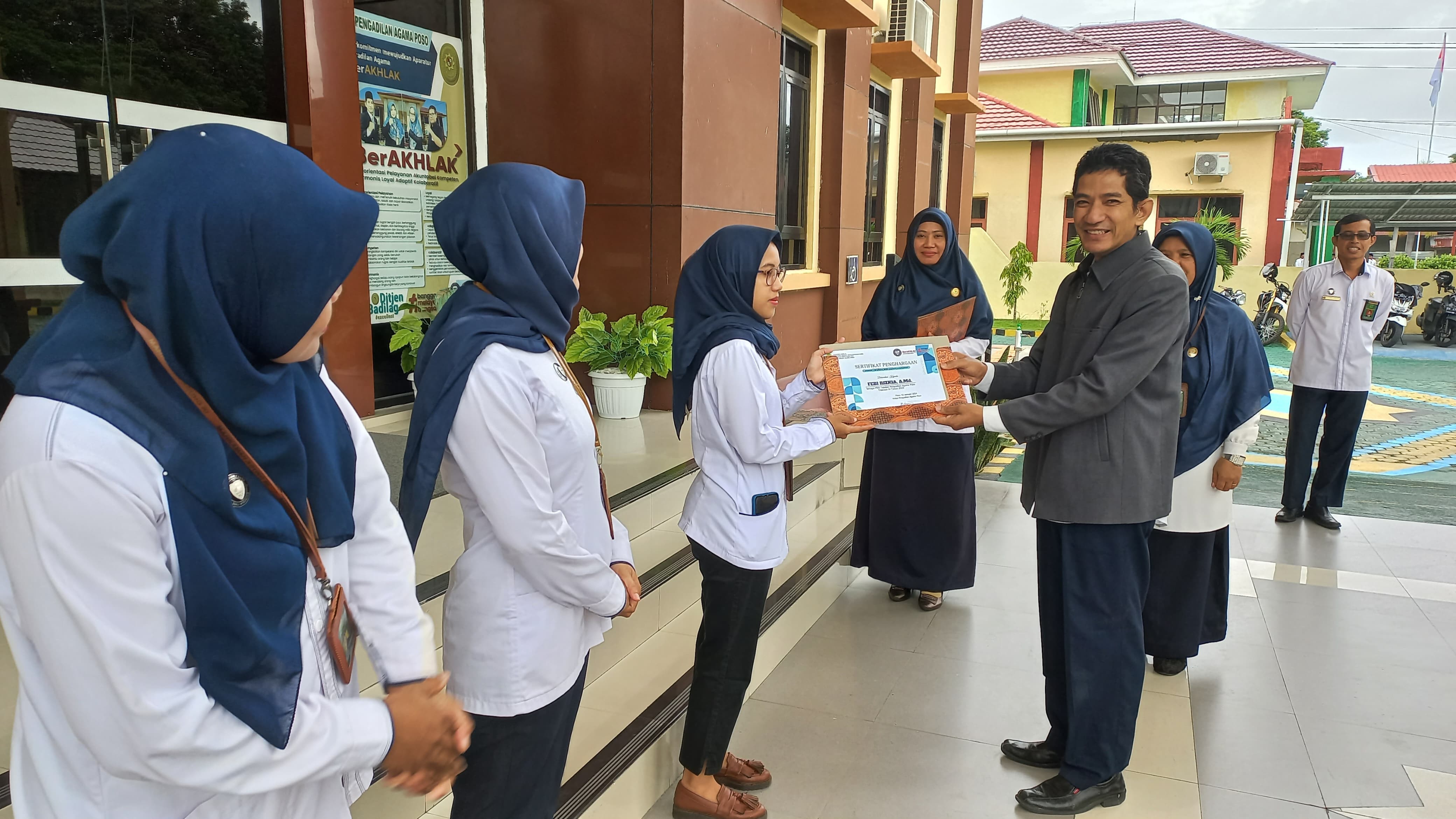 apel pagi